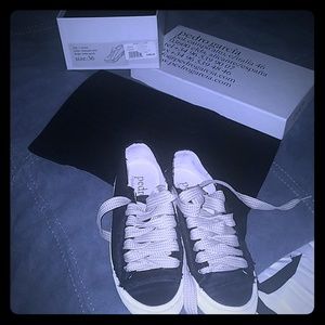 Shari's Place - Pedro Garcia Sneaker
